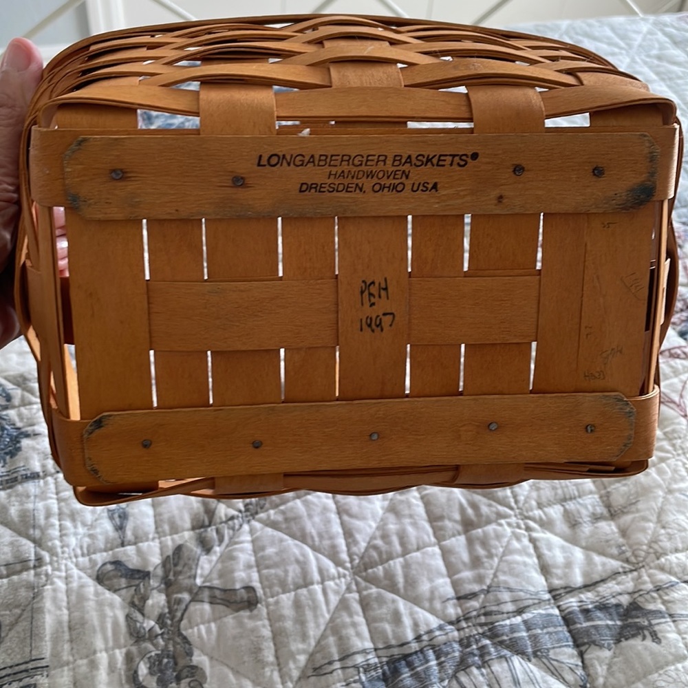 Longaberger 1997 One Handle Basket. - Picture 3 of 9